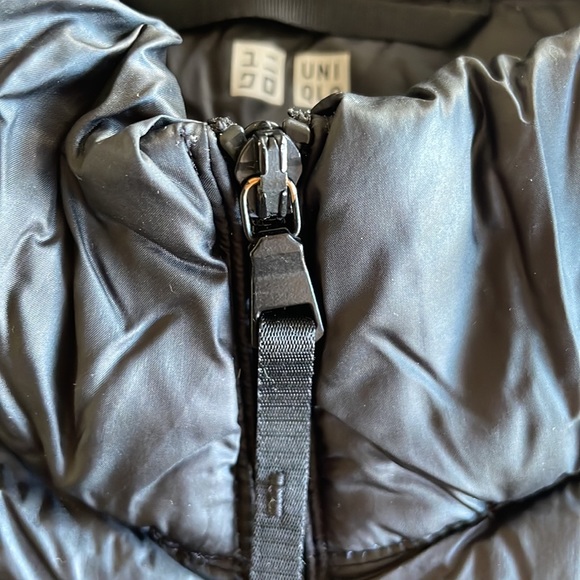 Uniqlo puffer vest jacket - Picture 2 of 5